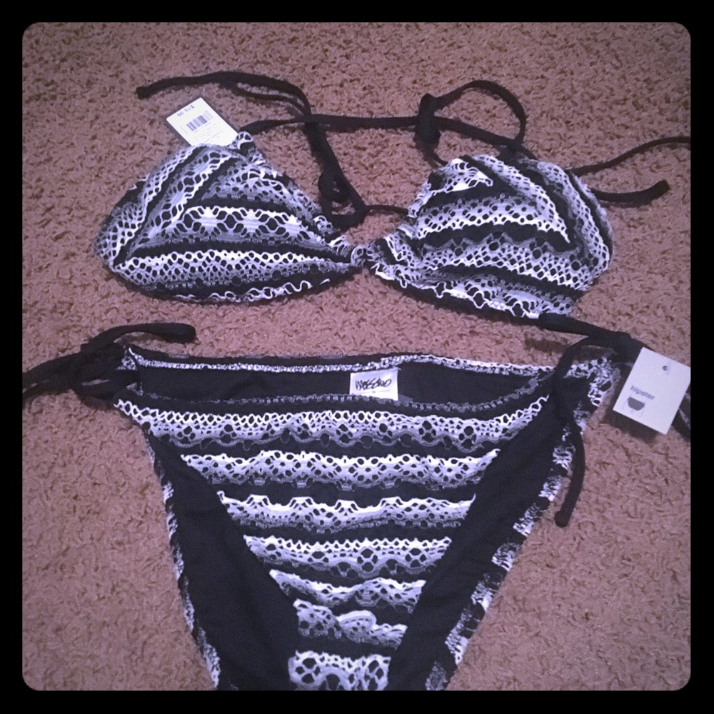 Mossimo triangle bikini top & hipster bikini bottm